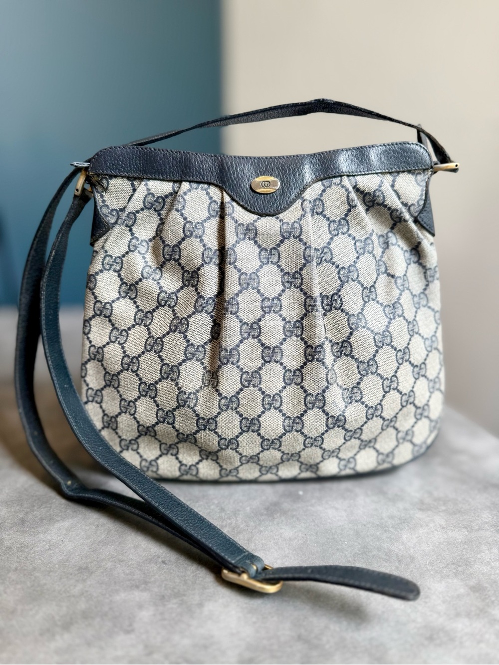 Gucci GG Shoulder Bag, Gray Coated Canvas with Navy Trim - Picture 3 of 17